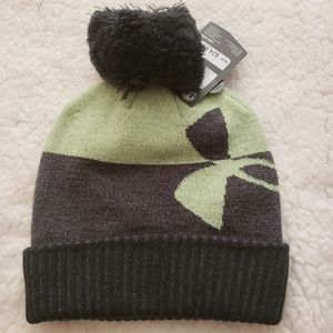 boys Under Armour pom beanie